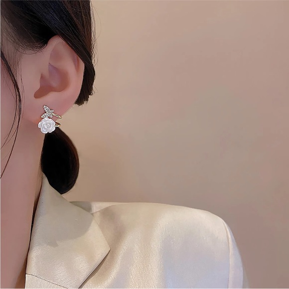 Earrings - Picture 7 of 13